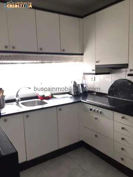 Piso en venta Vigo 4 dormitorios armarios empotrados 3 balcones garaje