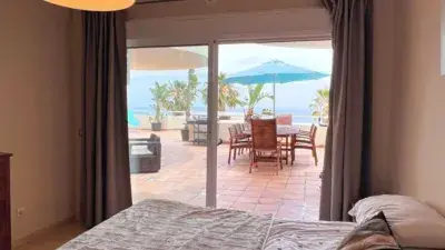 Apartamento en Primera Linea de Playa con Terraza y Vistas Panoramicas