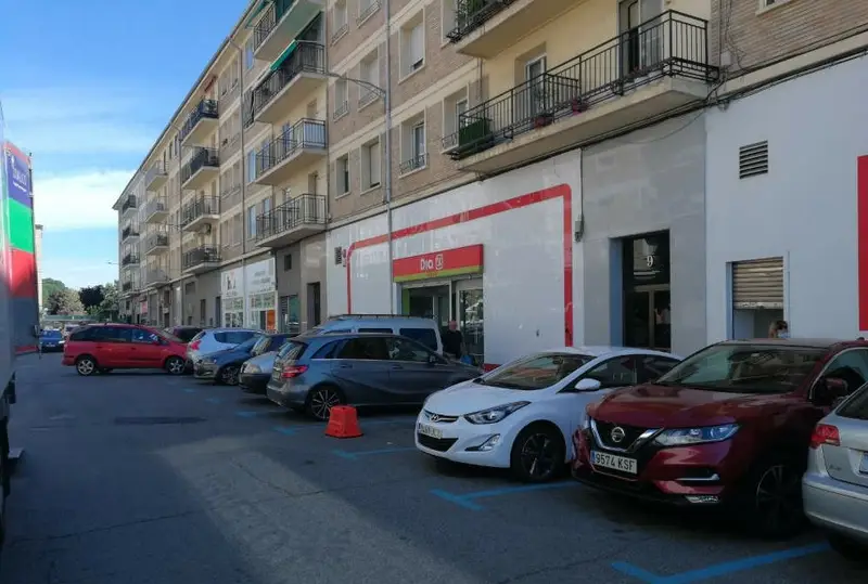 Local en Pamplona 189m2 Calle Doctor Simonena
