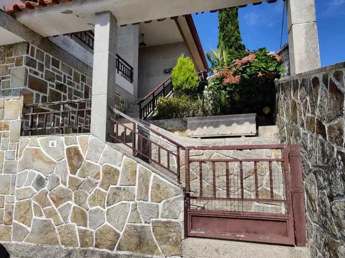 Casa en Poio Galicia cerca de playas 4 dormitorios 5 banos