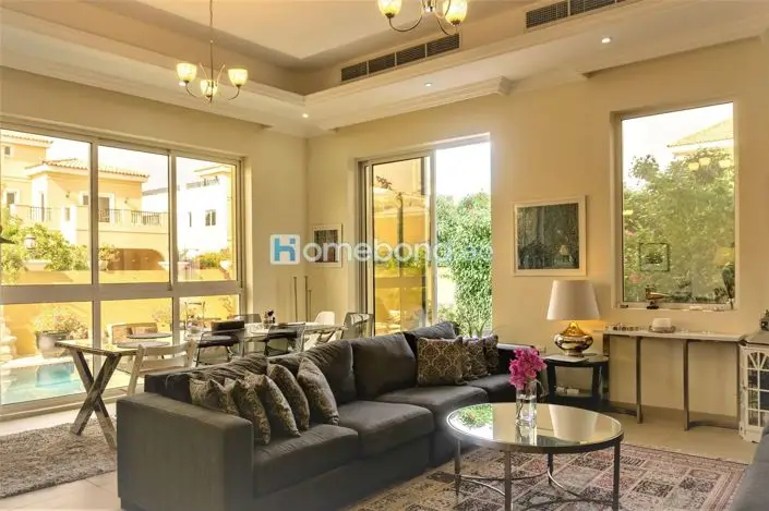 5 Bed Villa for sale
