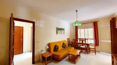 Piso en venta en Avenida de la Laguna 3 dormitorios 2 baños terraza parking