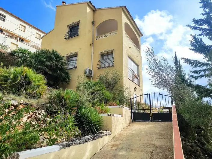 Villa 3 Dormitorios Adsubia Vistas Valle Reformada
