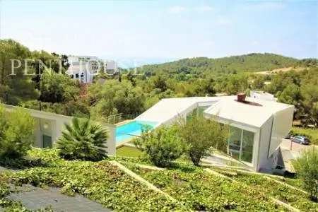 Villa de Lujo en Sitges Can Girona Moderna con Piscina y Vistas