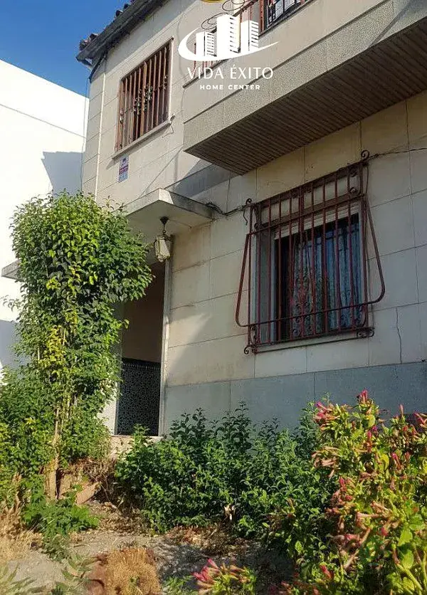 Chalet en Jaen para Reformar con Dos Viviendas