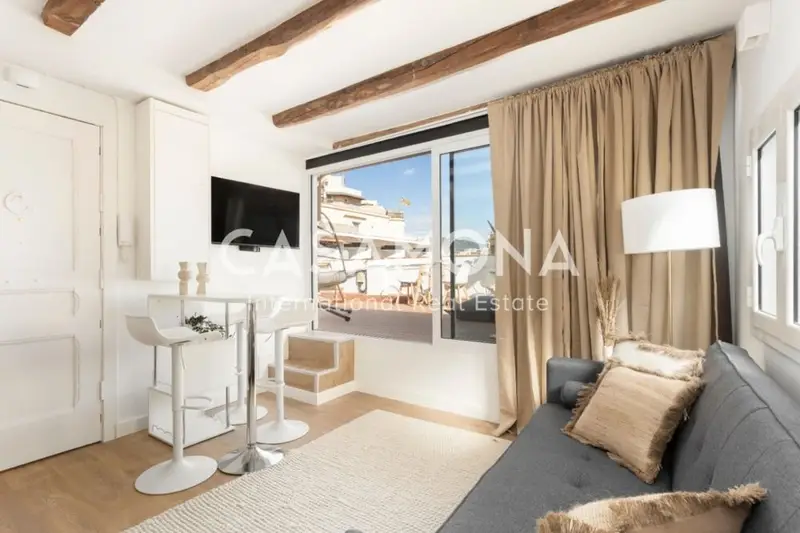 Estudio con Terraza Privada en Eixample