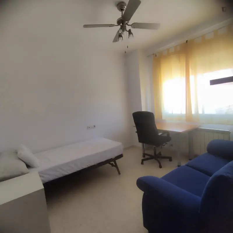 Habitacion Doble Amueblada en Gran Vivienda en Granada