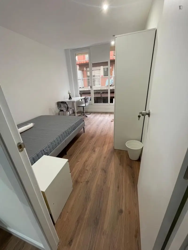 Habitacion Doble en Piso Compartido - Servicio de Limpieza Incluido