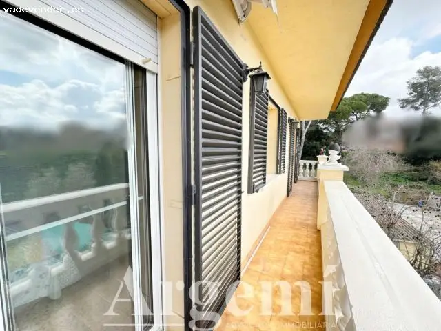 Chalet Unifamiliar en Palau Plegamans 277m2 Jardin 824m2