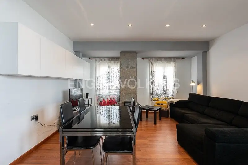 Apartamento en Valencia 62m2 2 dormitorios 1 baño Parquet Balcón