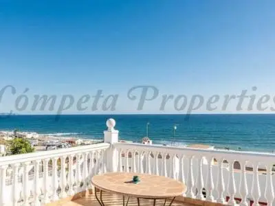 Casa Adosada con Vistas al Mar en Peñoncillo
