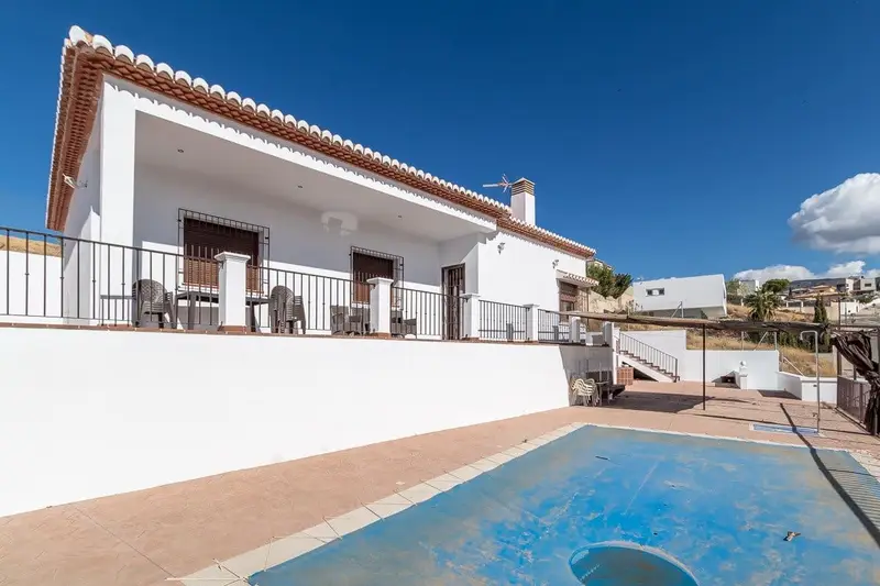 Chalet en Venta en Los Altos de La Zubia