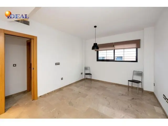 Piso 2 Dormitorios Garaje Trastero Patio Reformable