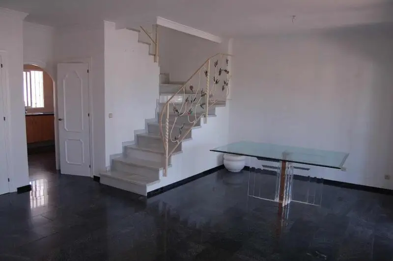 Villa de 3 Dormitorios en Nerja con Piscina Privada