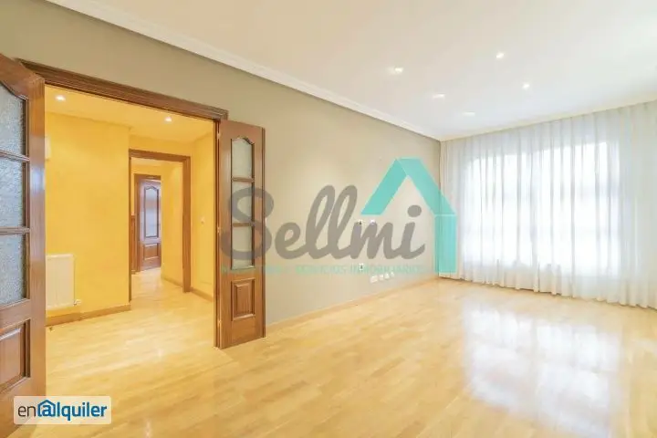 Piso en Alquiler Oviedo 83m2 2 Dormitorios 2 Baños Garaje Trastero