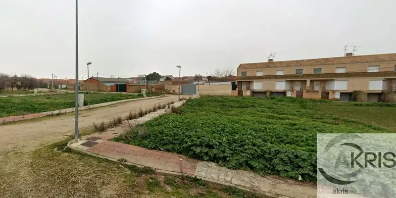Venta de Suelo en Santo Domingo Caudilla 2397m2 17 Parcelas