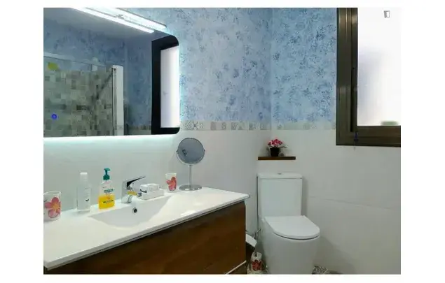 Apartamento 4 Dormitorios Barcelona Cerca Transporte Universidades
