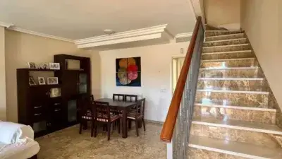 Chalet Adosado en La Colina cerca de la Playa
