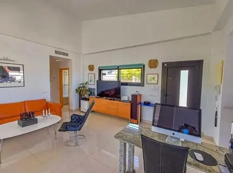 Villa en Polop con Piscina y Vistas al Mar