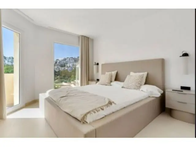 Adosado Moderno en La Quinta Hills Benahvis Malaga