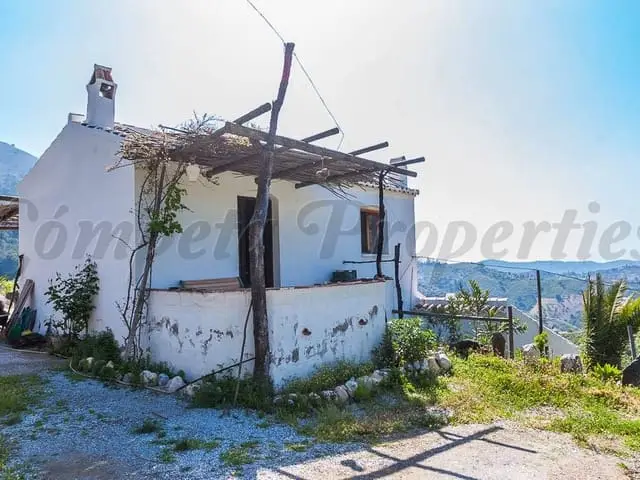 Finca Rústica 2 Dormitorios en Venta cerca de Cómpeta