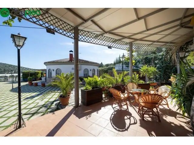 Chalet con Piscina y Salon de Fiestas en Puerto Lope Moclin