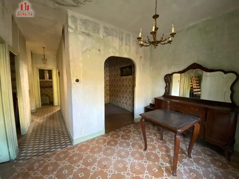 Casa en O Pino Ourense para reformar con terreno