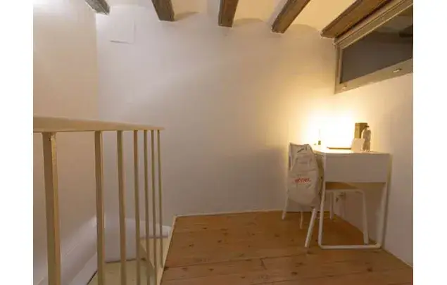 Habitaciones en Barcelona Piso Compartido con Balcón
