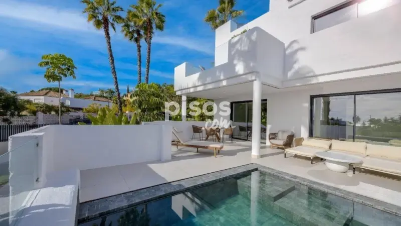 Dúplex en Venta El Paraíso Estepona Cerca Puerto Banús