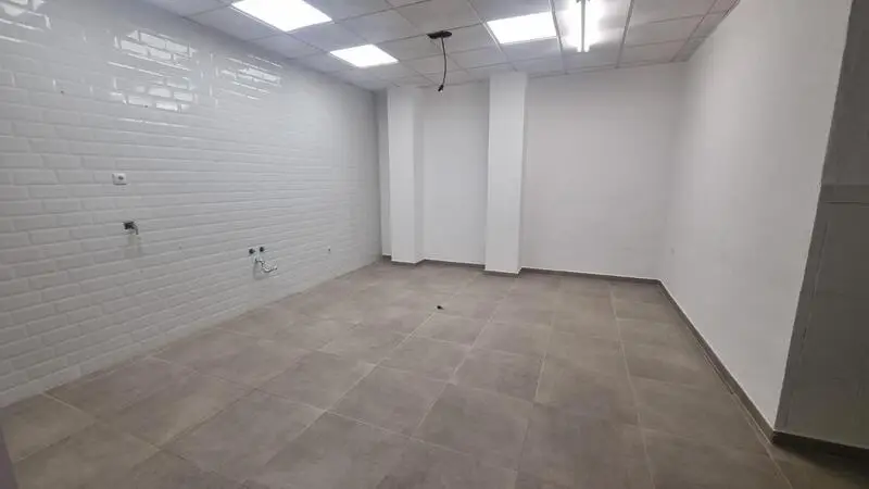 Local Comercial en Venta Torrevieja 104m2 Cerca del Mar