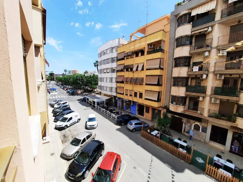 Piso en venta en Alzira 4 dormitorios amplio zona Parque Pere Crespi