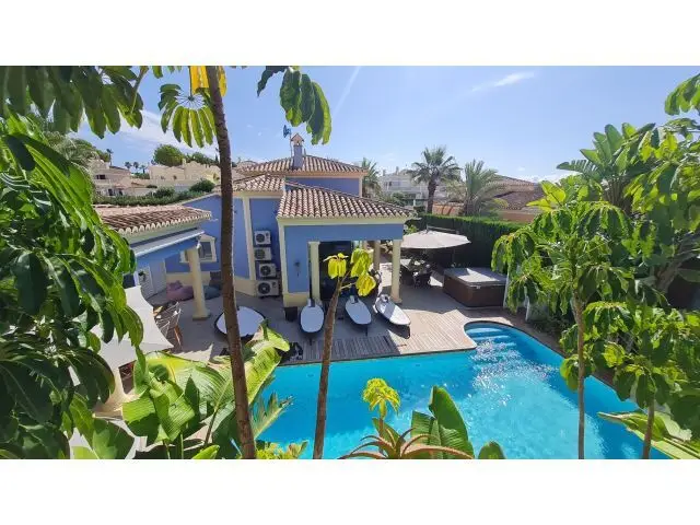Villa de Lujo en Calpe 3 Dormitorios Piscina Jardin