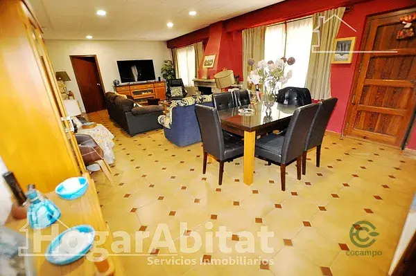 Villa en venta con piscina y gran parcela