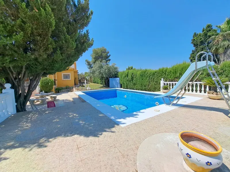 Chalet en venta en Alberic con piscina y 5 habitaciones