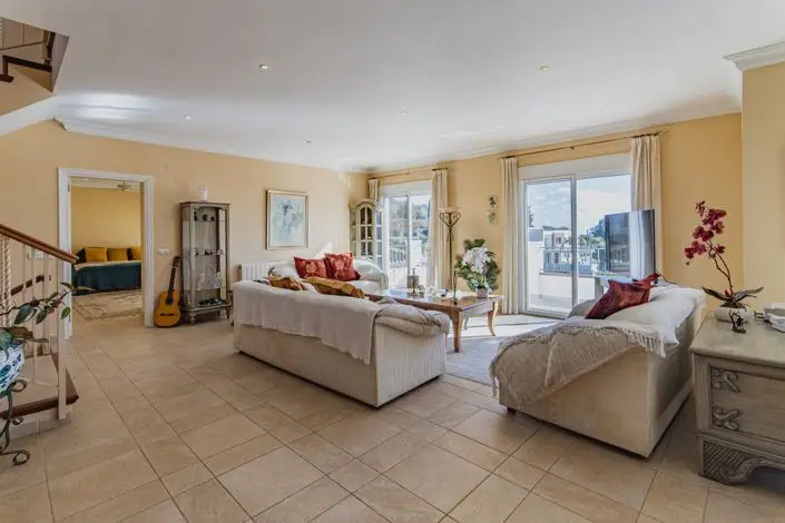 Casa de 5 Dormitorios en Venta