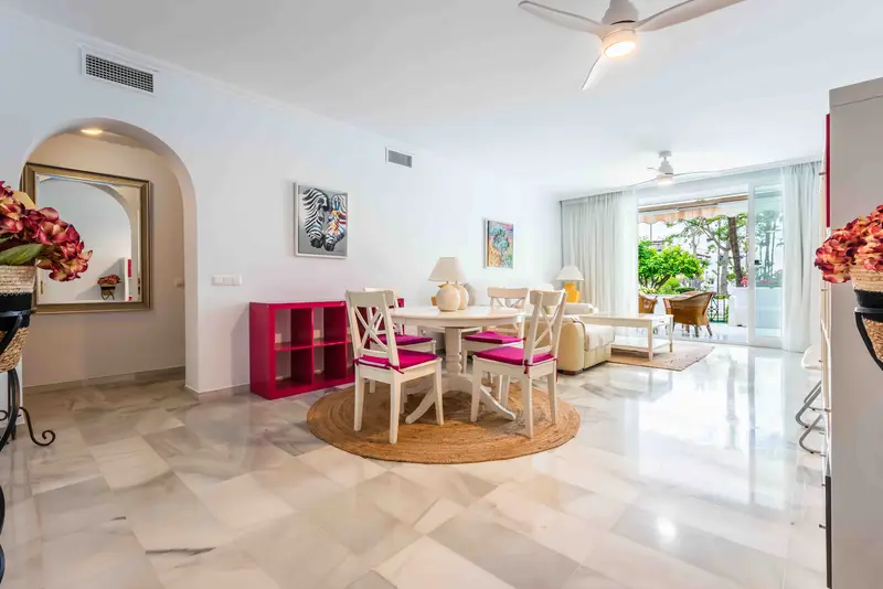 Apartamento 2 Dormitorios Alquiler Estepona