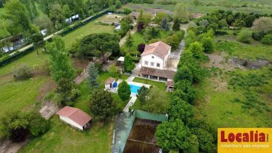 Casa con Piscina y Terreno en Palencia Ideal Familias