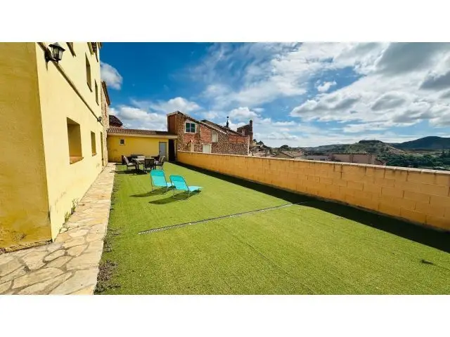 Casa en Albalate del Arzobispo con Terraza de 200m2