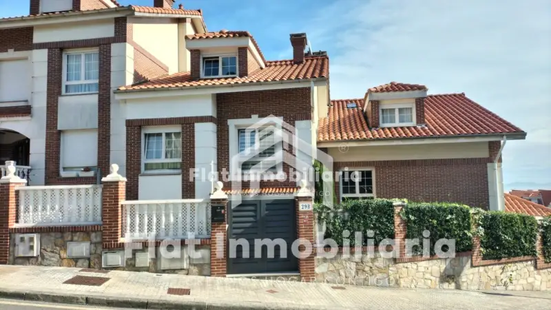 Chalet adosado en venta en Urbanización Montesolmar, 1