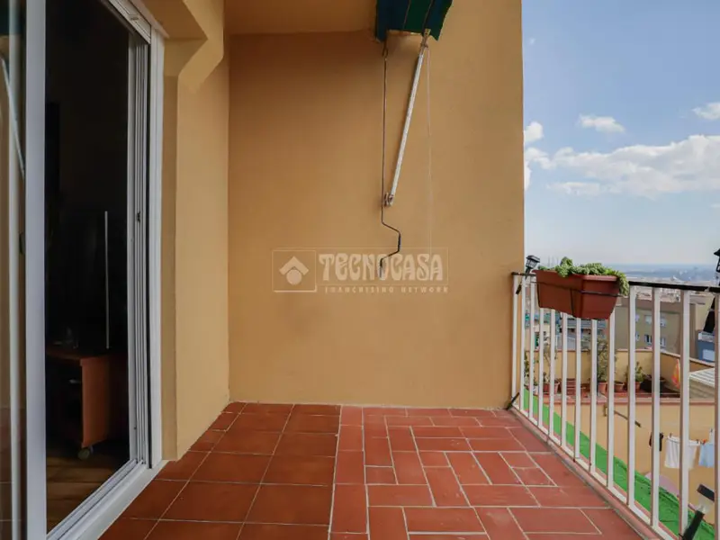 Piso en Venta Nou Barris 3 Dormitorios Terraza Exterior