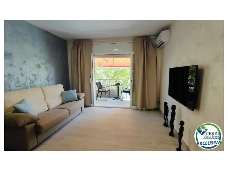 Apartamento Reformado en Empuriabrava con Ascensor