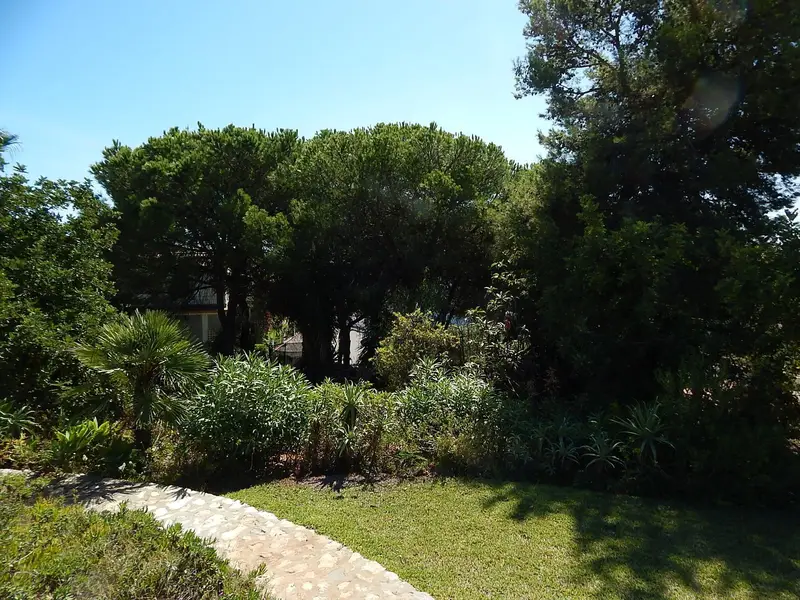 Terreno en Venta Marbella - Urbanizaci
ón Cerrada con Vistas al Mar
