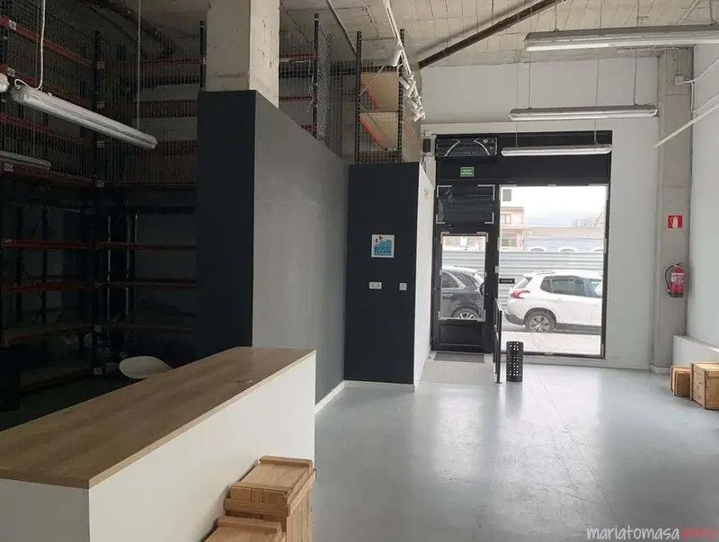 Local Comercial en Alquiler Leioa 115m2  Almacen Estanterias