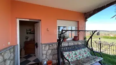 Casa en Sariegos 4 dormitorios 2 baños Jardín Garaje