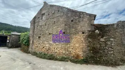 Casa Rustica en Ruinas con Parcela en Corrubedo