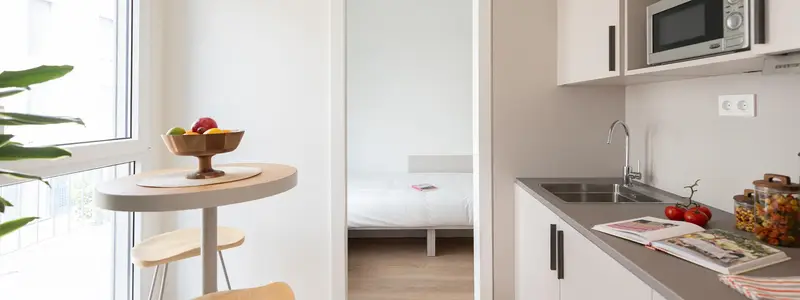 2 Habitaciones Amuebladas con Baño Privado y Cocina Compartida