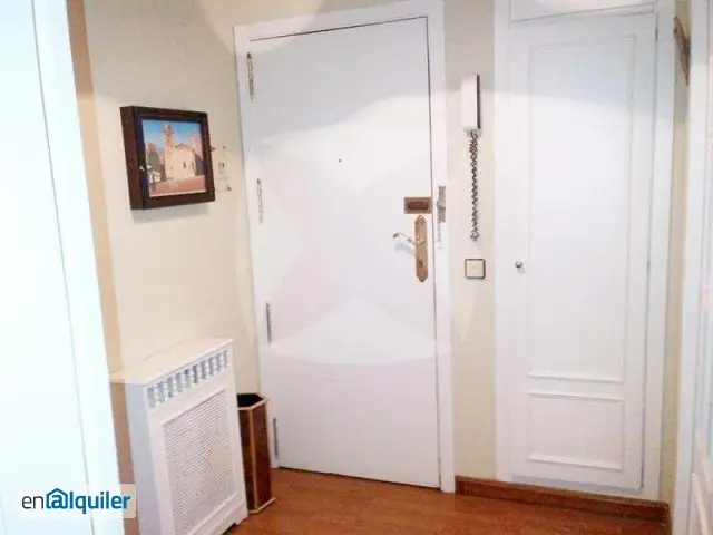Piso en alquiler cuatro dormitorios zona Colon