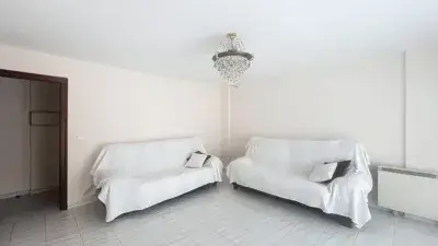Piso en venta en Ribeira 105m2 3 habitaciones 2 baños garaje trasteros