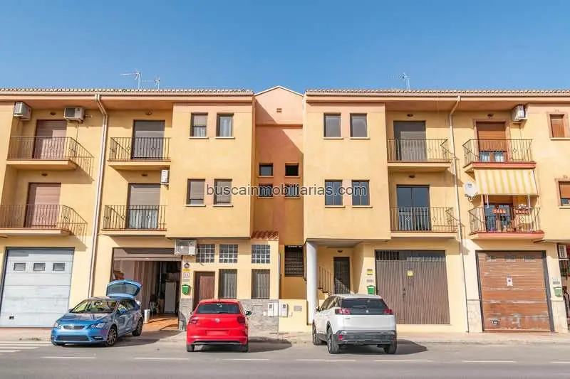 Dúplex en Venta Guadix - 4 Dormitorios - Garaje - Patio