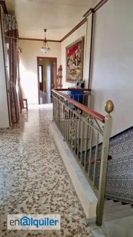 Casa en Alquiler en Dos Hermanas 5 Habitaciones 3 Baños